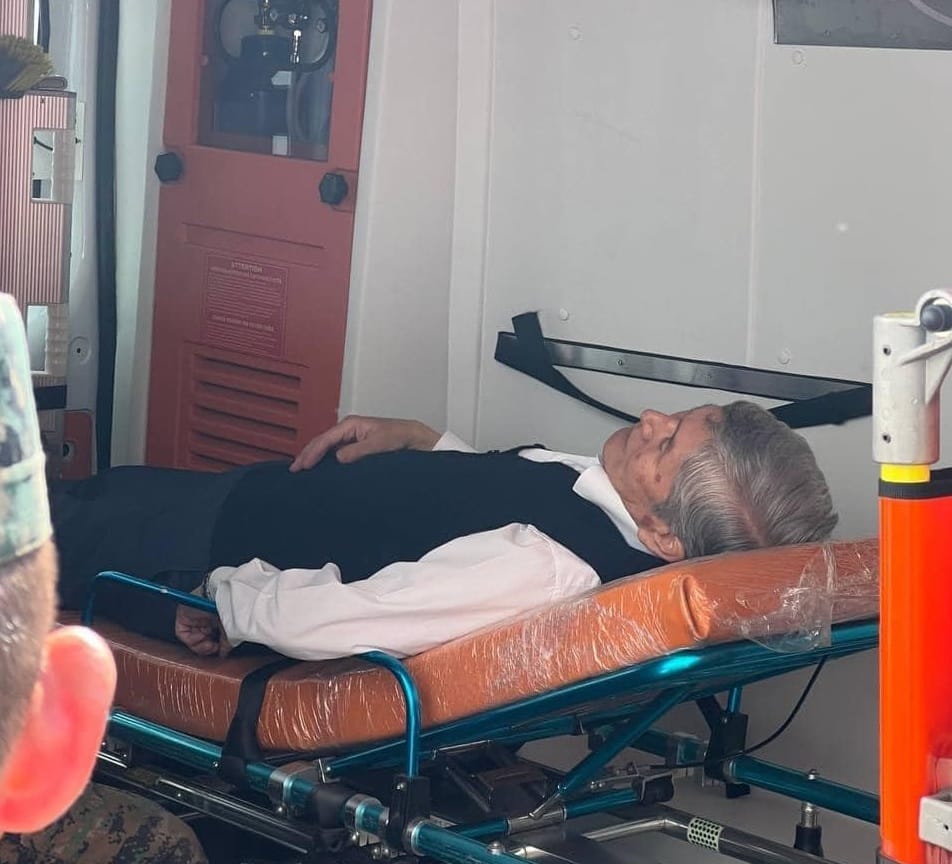 Алмазбек Атамбаевди улуттук кардиология борборуна алып барышты  