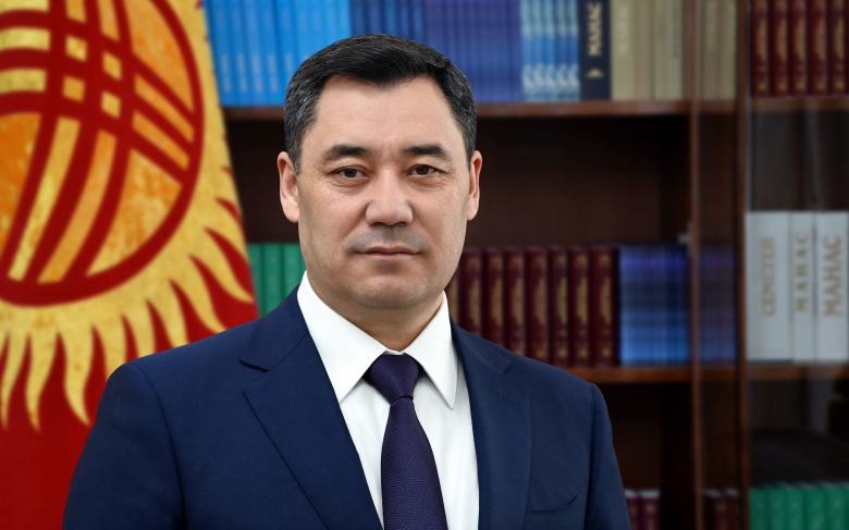 Президент кыргызстандыктарды мамлекеттик туу күнү менен куттуктады