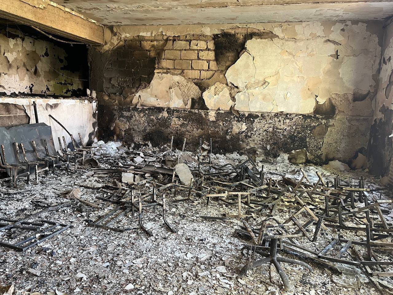 Баткен: Тажикстандын агрессиясынан кийинки Ак-Сай айылынын көрүнүшү (Сүрөттөр)