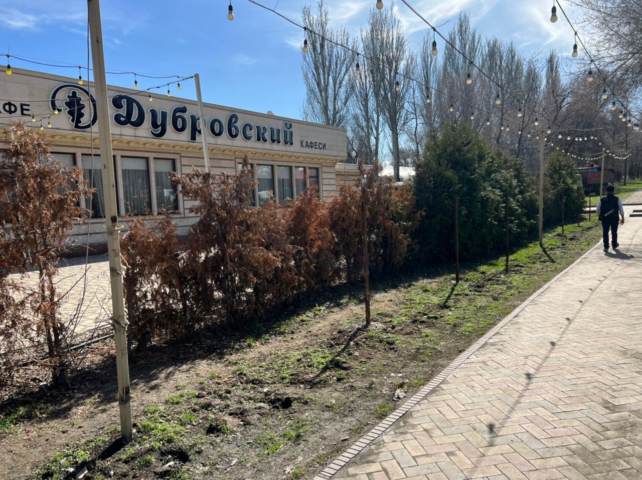 Бишкекте "Дубровский" кафесинин жанындагы тосмо алынды