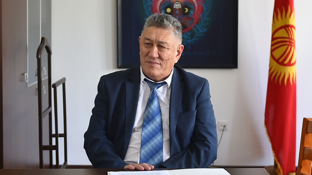 Чолпонбек Абыкеев: «Жогорку Кеңештин депутаттары качып кетип, таппай калбадык беле»