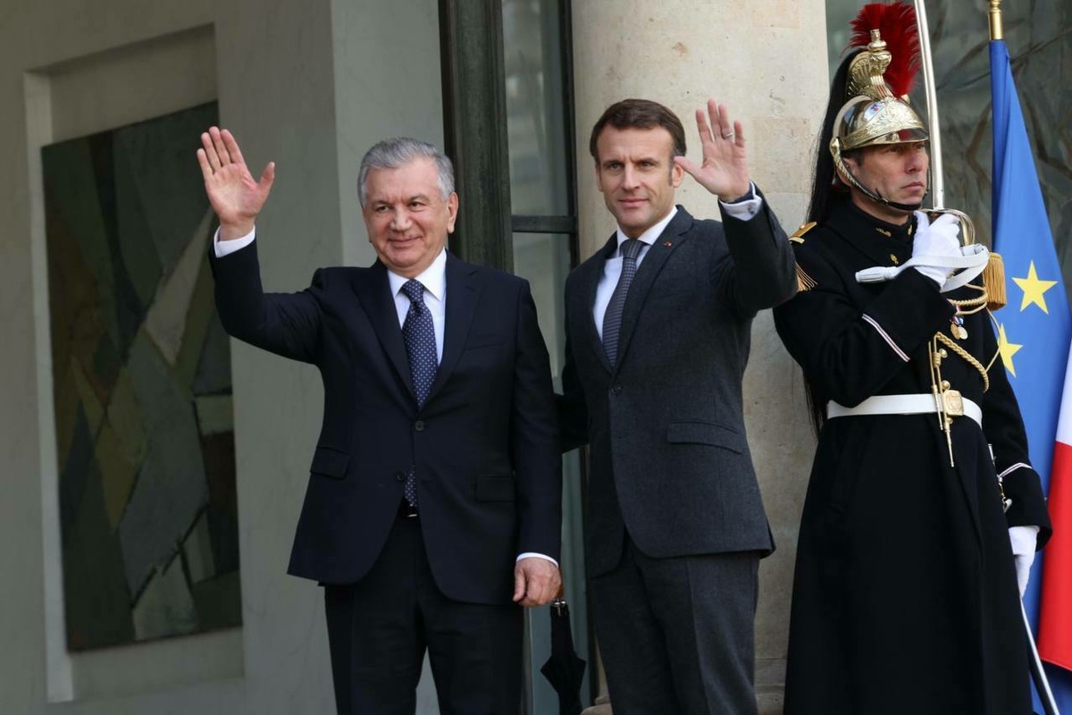 Франциянын президенти Казакстанга жана Өзбекстанга келет