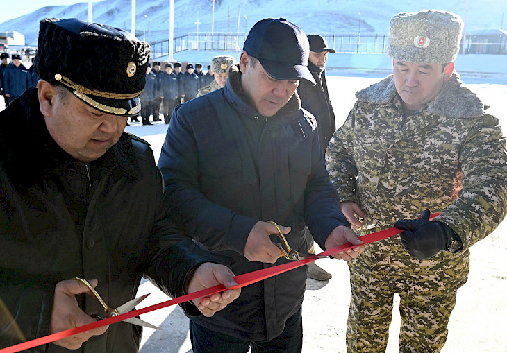 Президент Жапаров «Торугарт-2» көзөмөл-өткөрүү пунктун ачты
